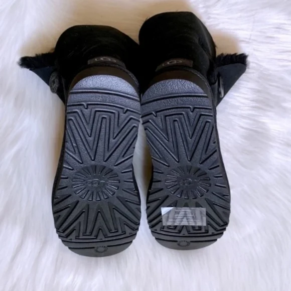 NWT Women's UGG Bailey Button II Boots NO BOX - Picture 7 of 9